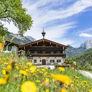  Lodge Berg'k'hof Kaisertal - Alpine Hideaway Österreich